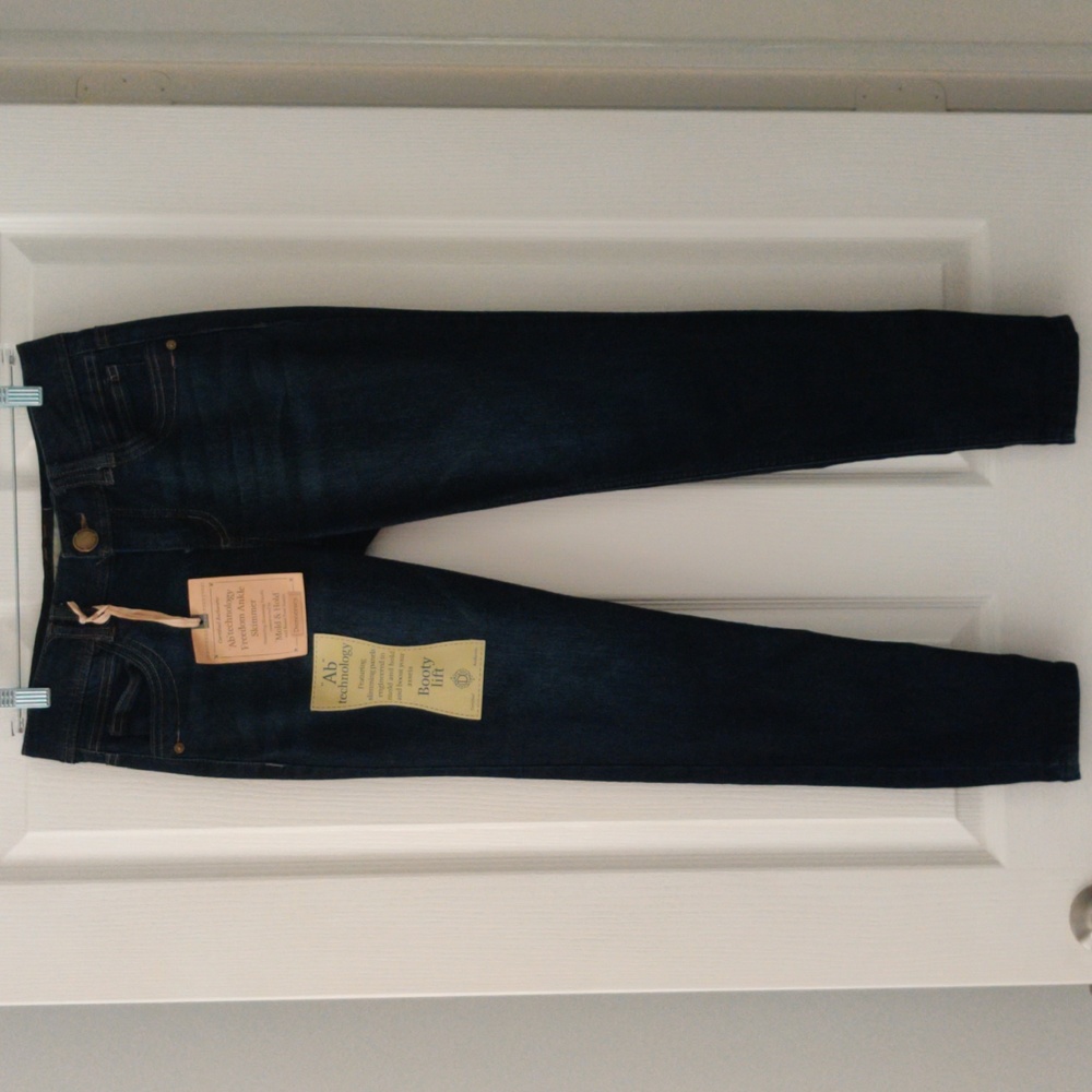 NWOT Democracy "AB" technology Freedom Ankle Skimmer